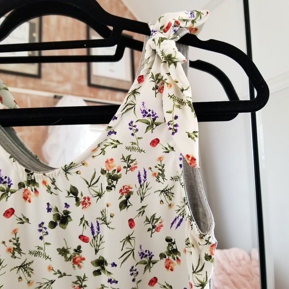 Last1️⃣Floral Sleeveless Top Gray Tank Blouse - Picture 2 of 5